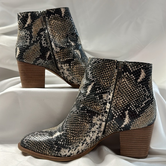 GUC Madewell The Rosie Ankle Boot in Moonstone - Picture 2 of 8